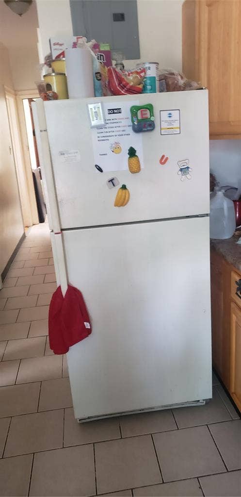 Spacious bedroom for one,Decent Fee