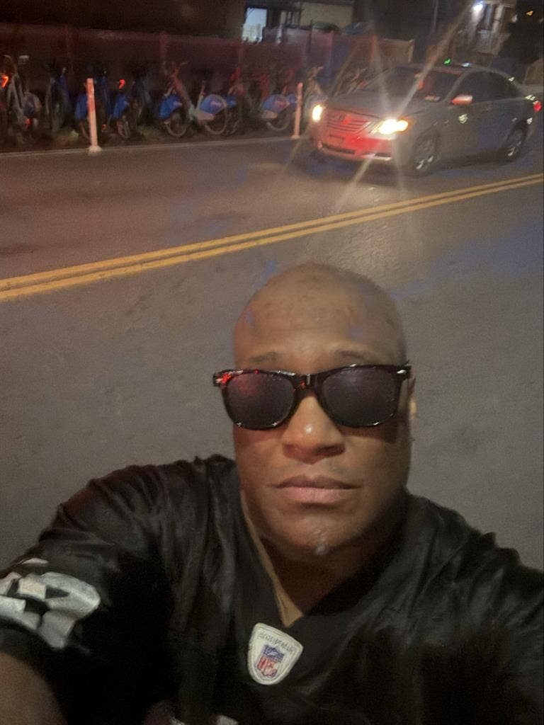 Spacious bedroom for one,Decent Fee