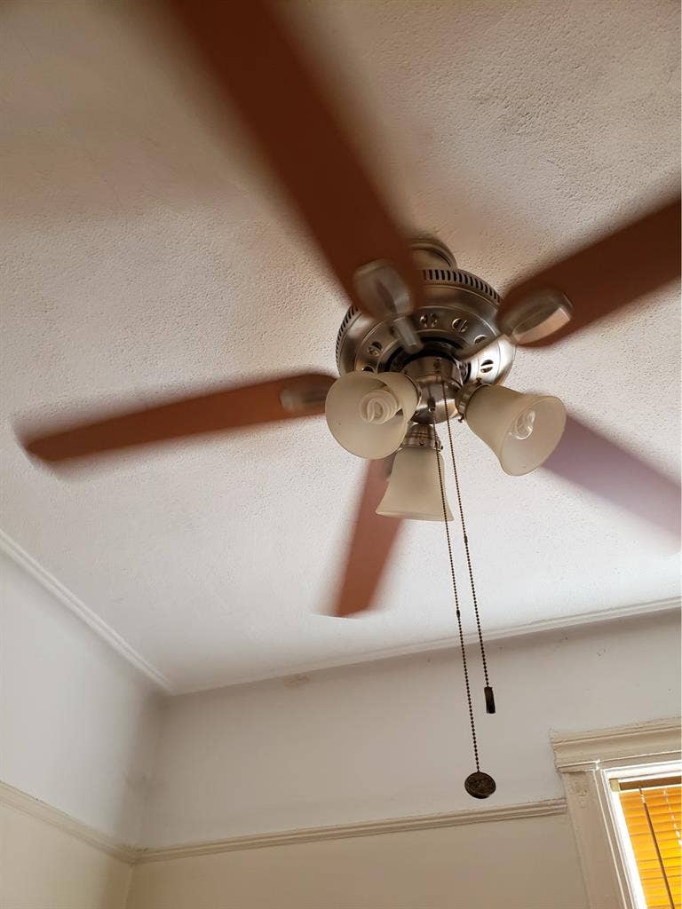 Spacious bedroom for one,Decent Fee