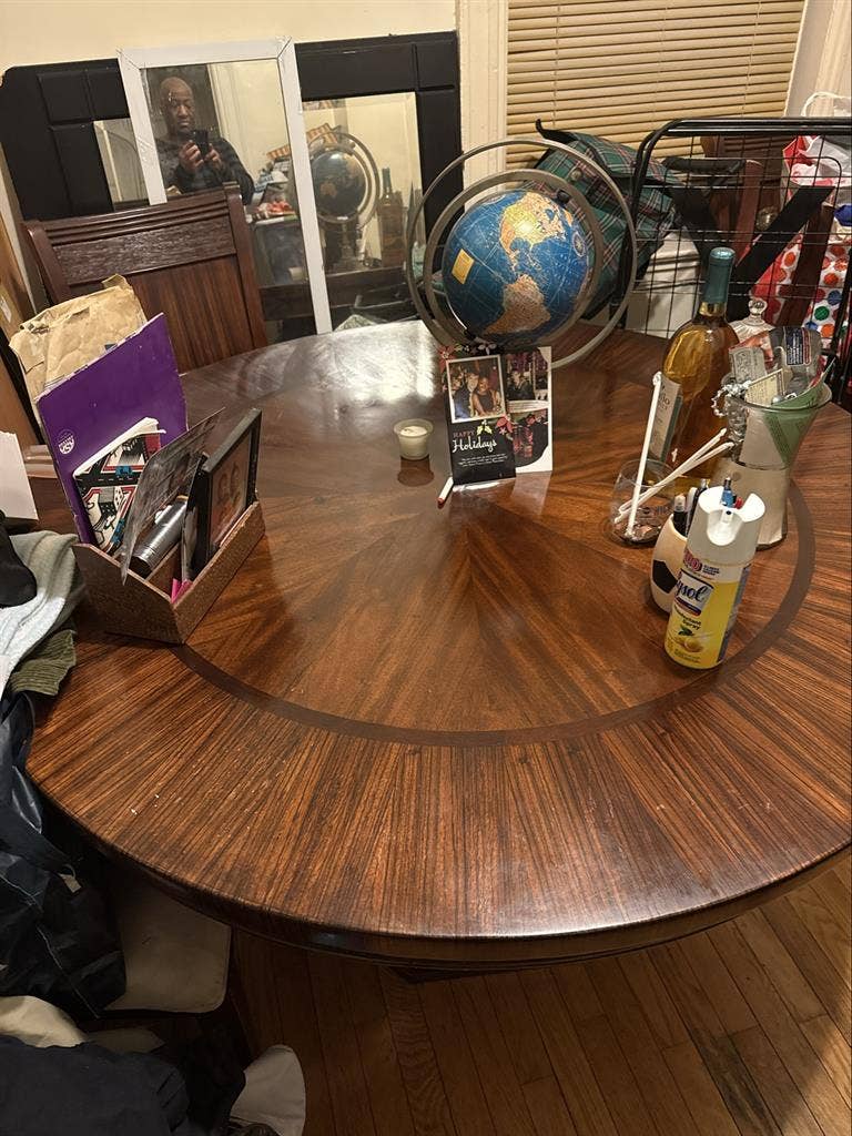 Spacious bedroom for one,Decent Fee