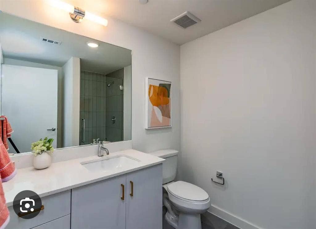 Subleasing west campus apartment