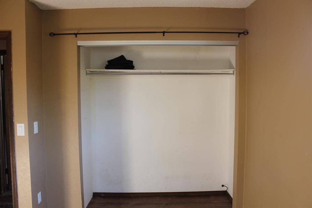 Room available in Table Mesa!