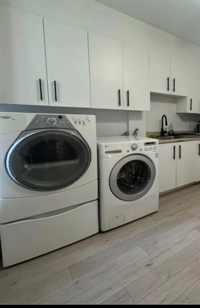 Bright comfortable bedroom for rent