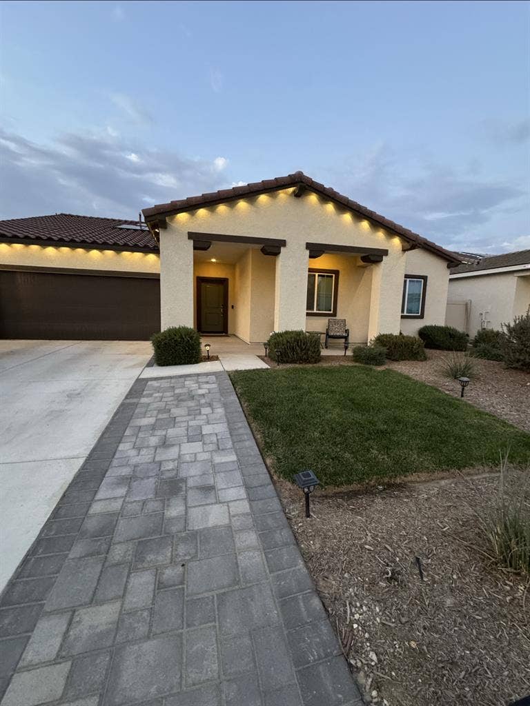 New Listing SW Bakersfield