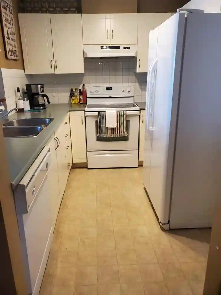 Quiet apartment close to transit