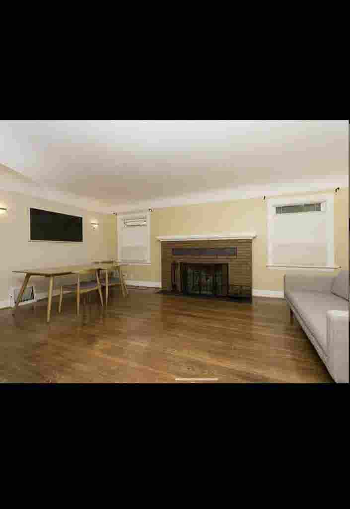 Room available in bath