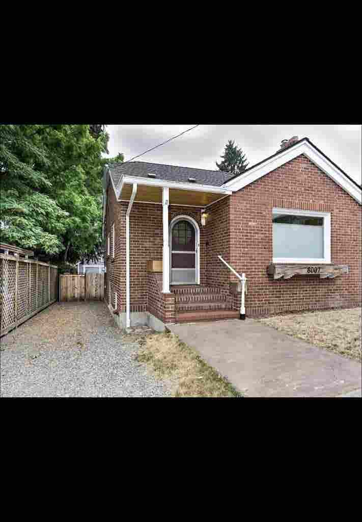 Room available in bath