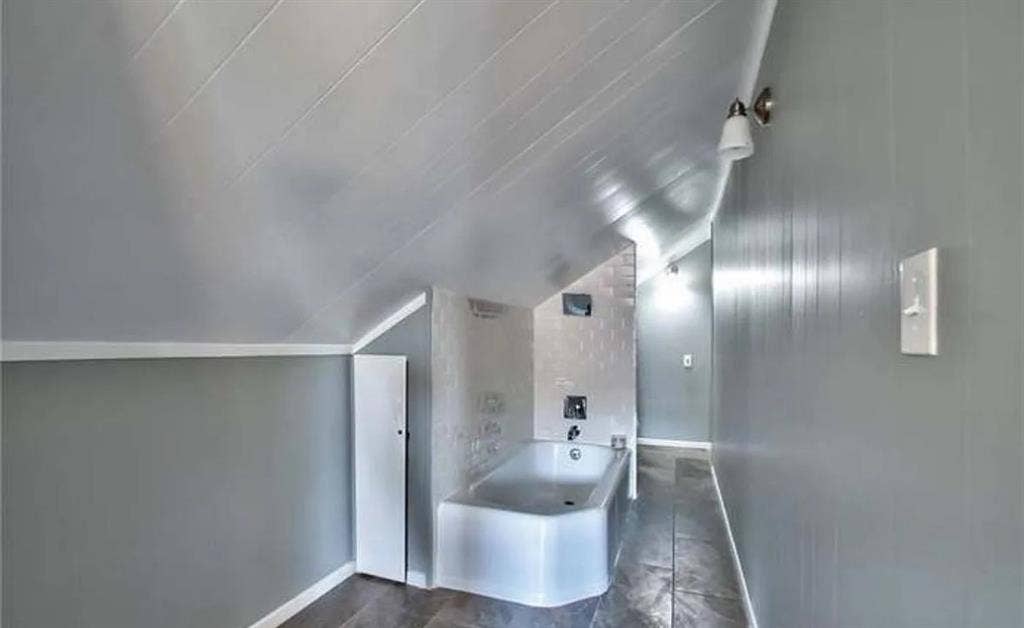 3 rooms available 3 rooms occupied