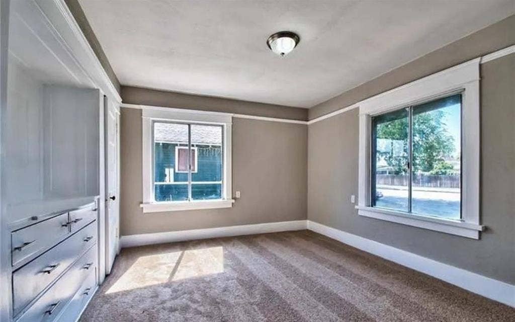 3 rooms available 3 rooms occupied