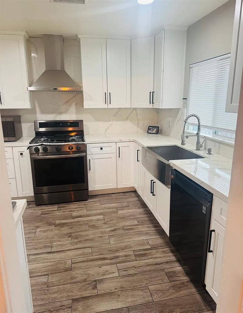 3 rooms available 3 rooms occupied