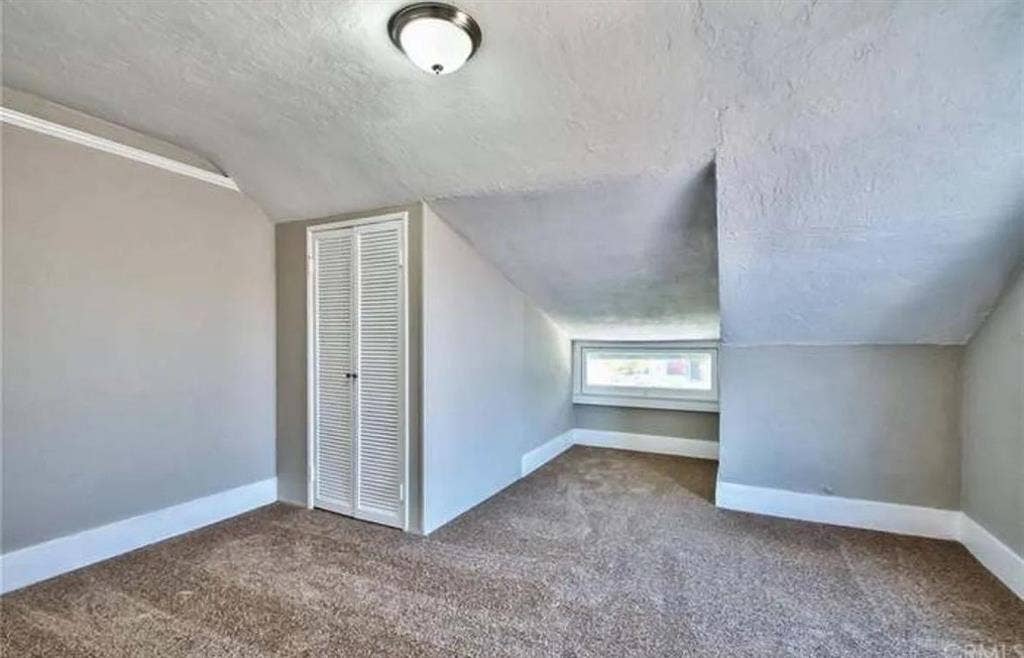 3 rooms available 3 rooms occupied