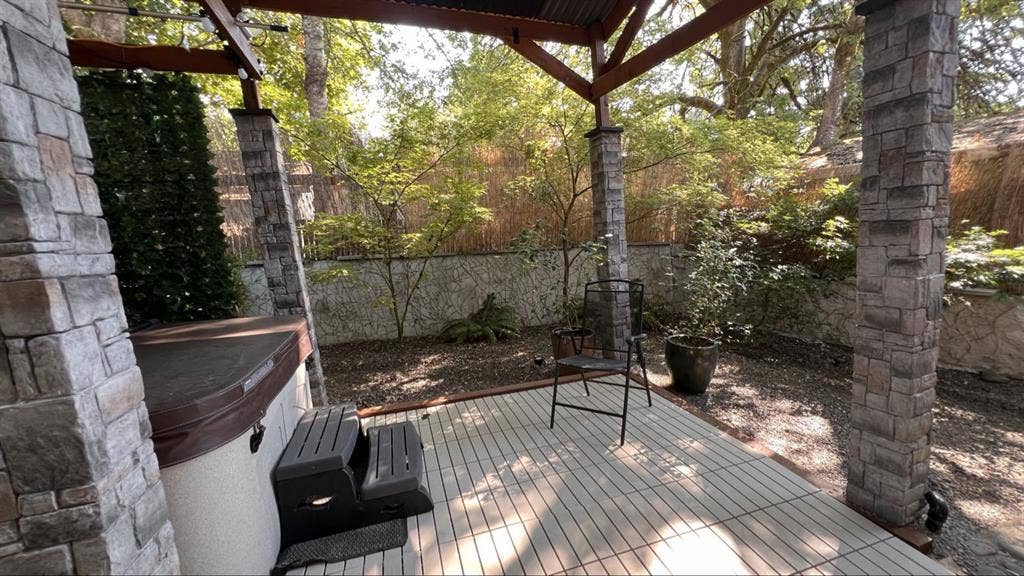 Tranquil, single family home room