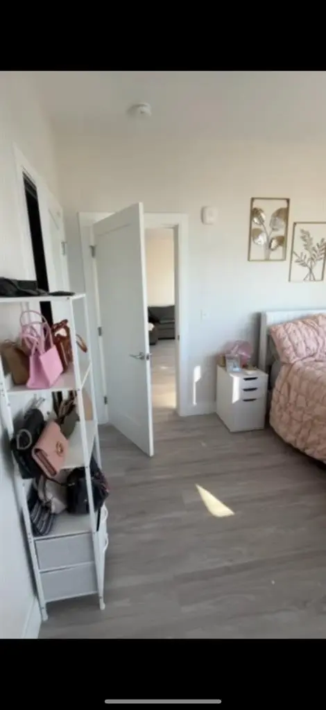 Room Available w/ Private Bathroom