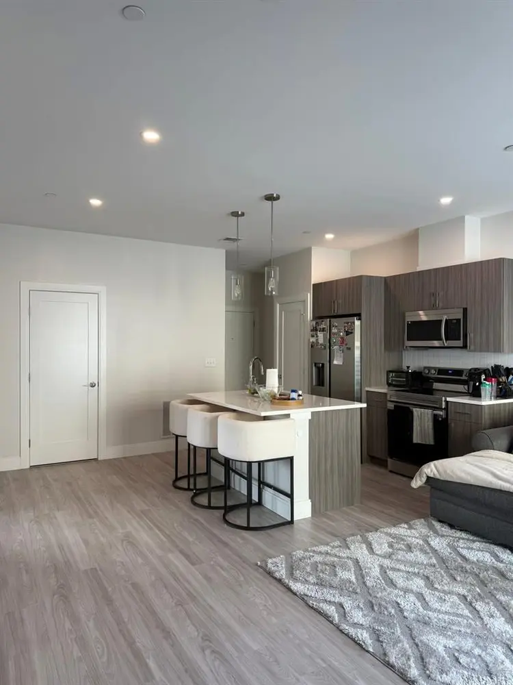 Room Available w/ Private Bathroom