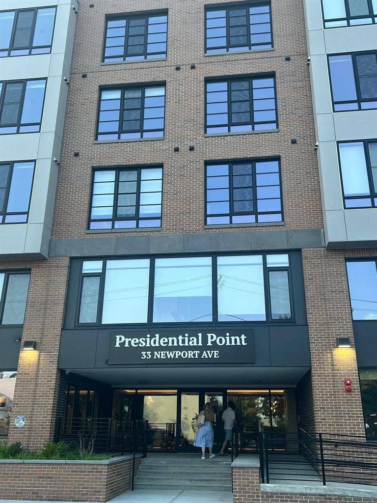 Room Available w/ Private Bathroom