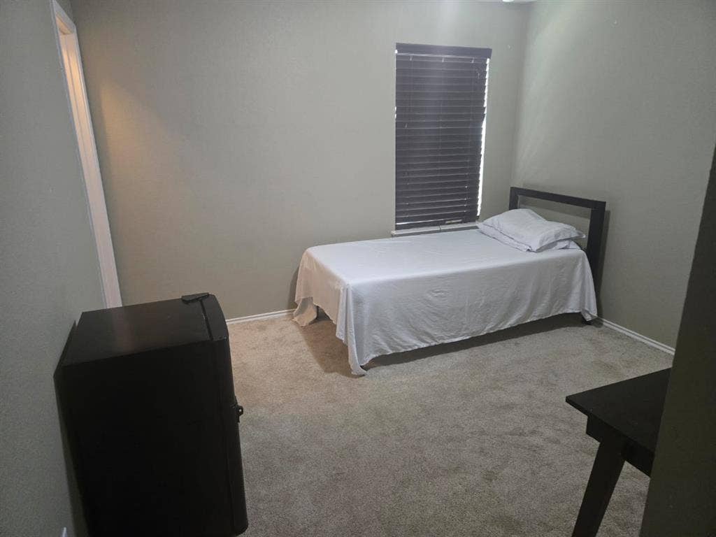 Room for rent in Buenaventura lakes