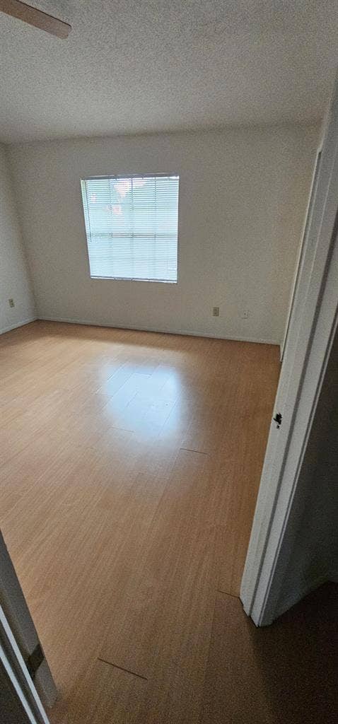 Master BR on quiet neighborhood.