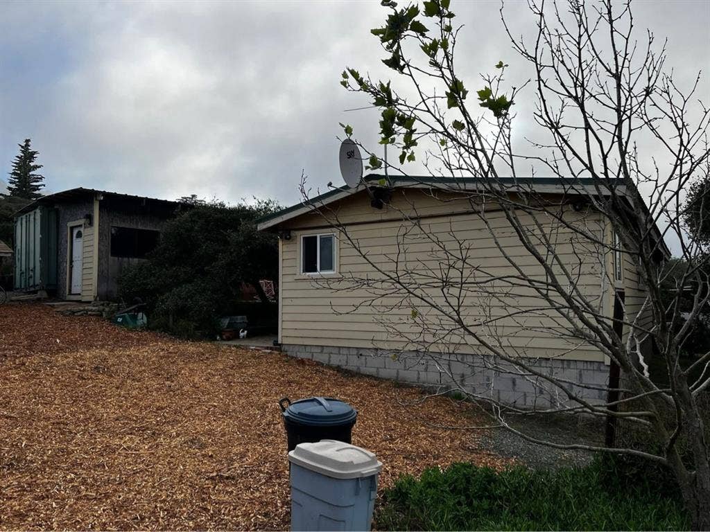 1 bedroom available on horse ranch!