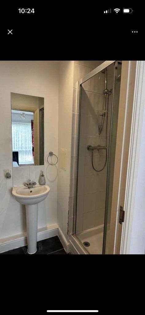 En-suite £pcm, bills included