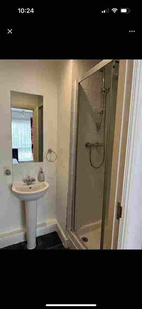 En-suite £pcm, bills included