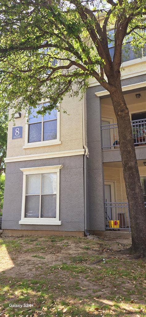 Apartment available for sub leasing