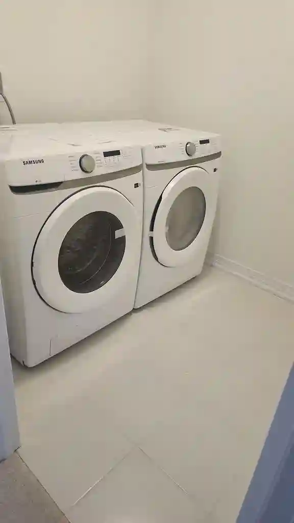 Private large ensuite room 4 rent