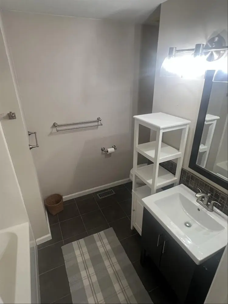 Furnished Room in Greenbrier