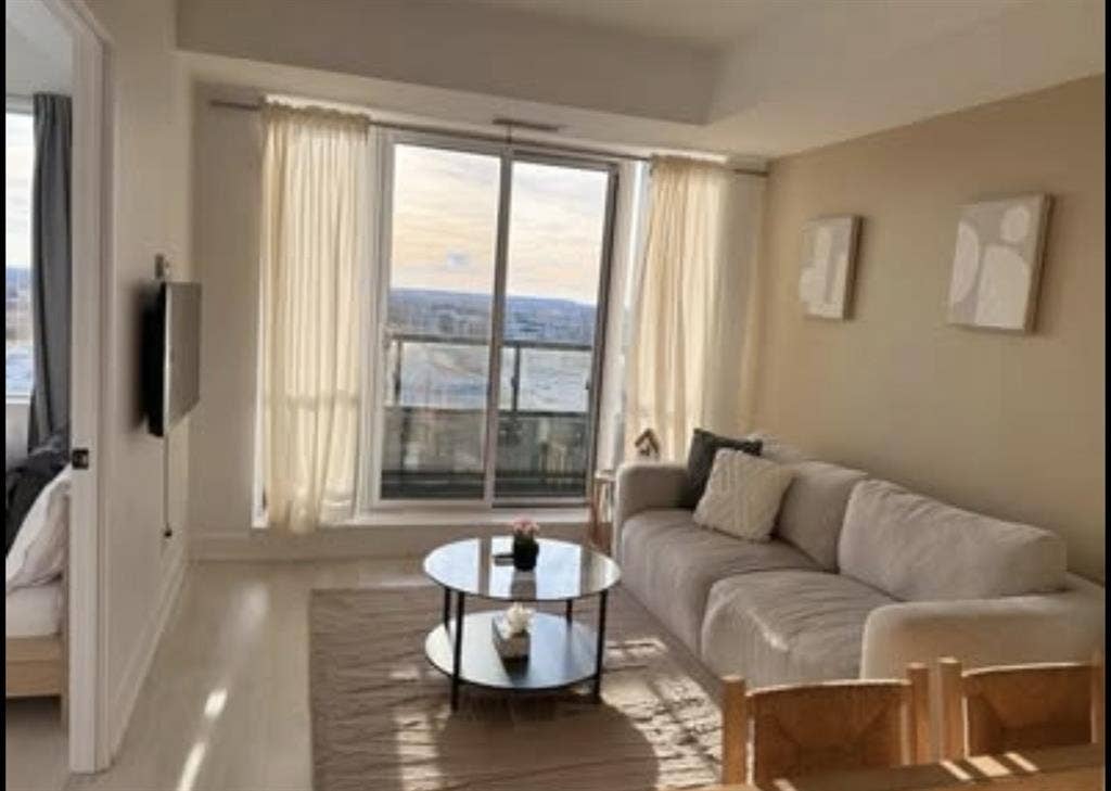 Apartment in Oakville for Rent