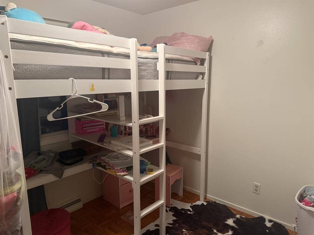 Looking for another roommate