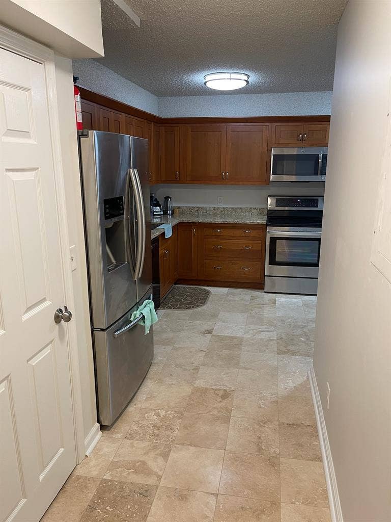 Room share available