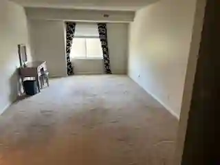 Room share available