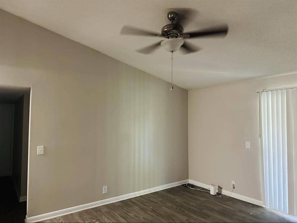 Private Furnished Room with Bath!