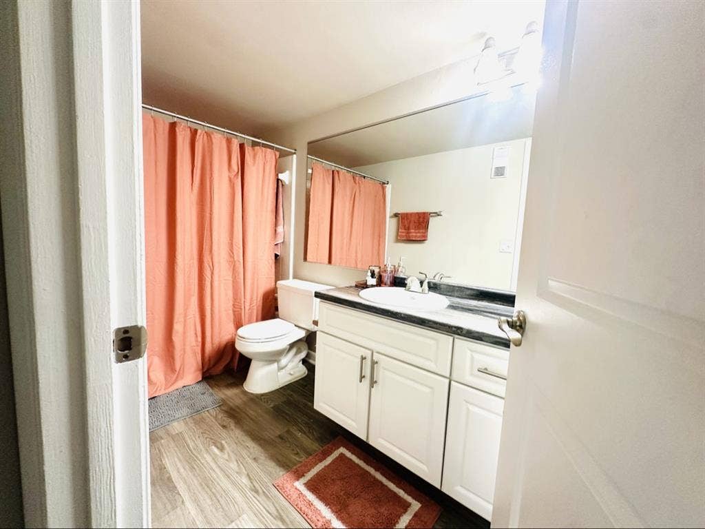 Private Furnished Room with Bath!