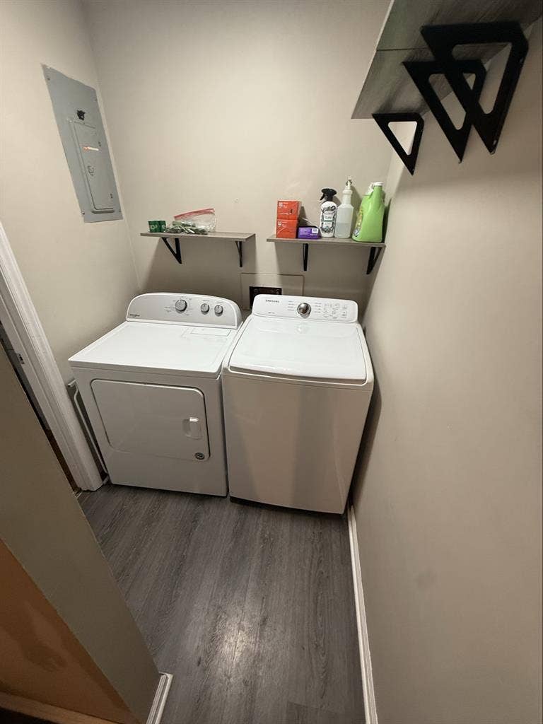 Looking for roommate