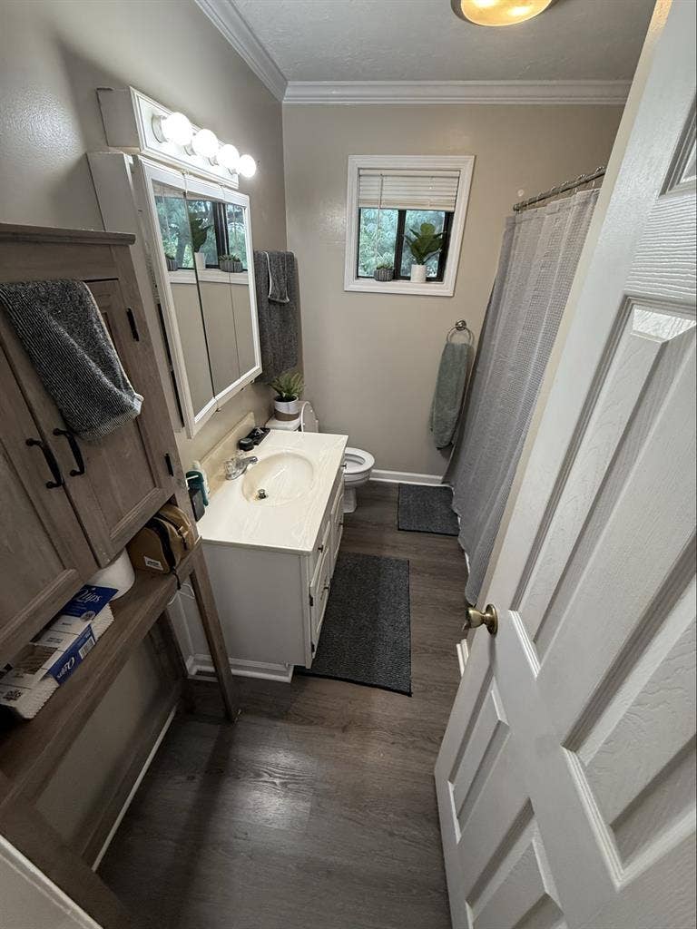 Looking for roommate