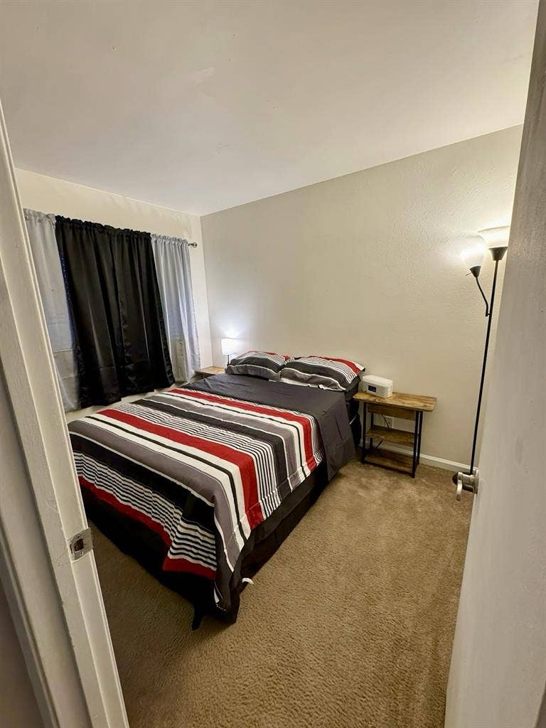 Private room and bathroom for rent