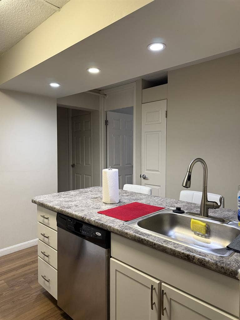 Room available for rent in Medford!