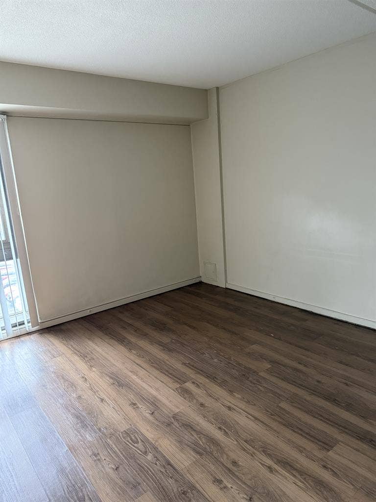 Room available for rent in Medford!