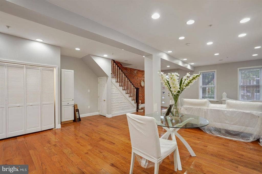 *Huge Room in Petworth - $**