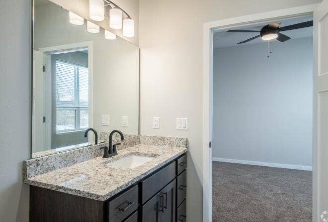 Looking for a subleaser!!