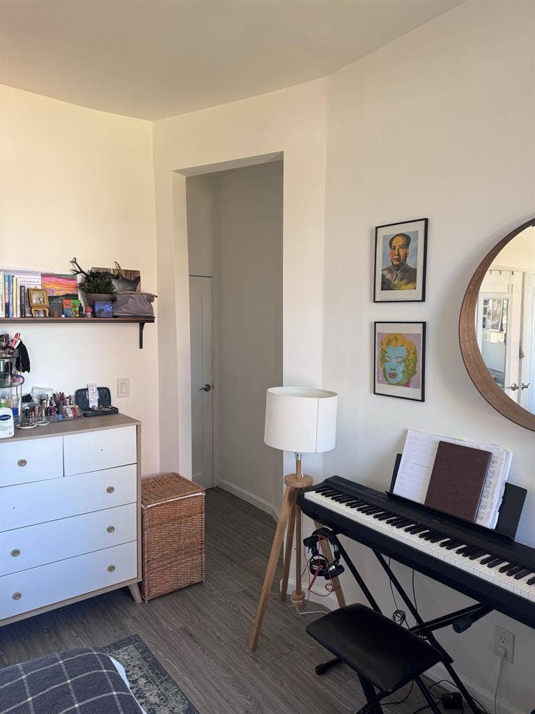 Sunlit Private Bedroom UWS