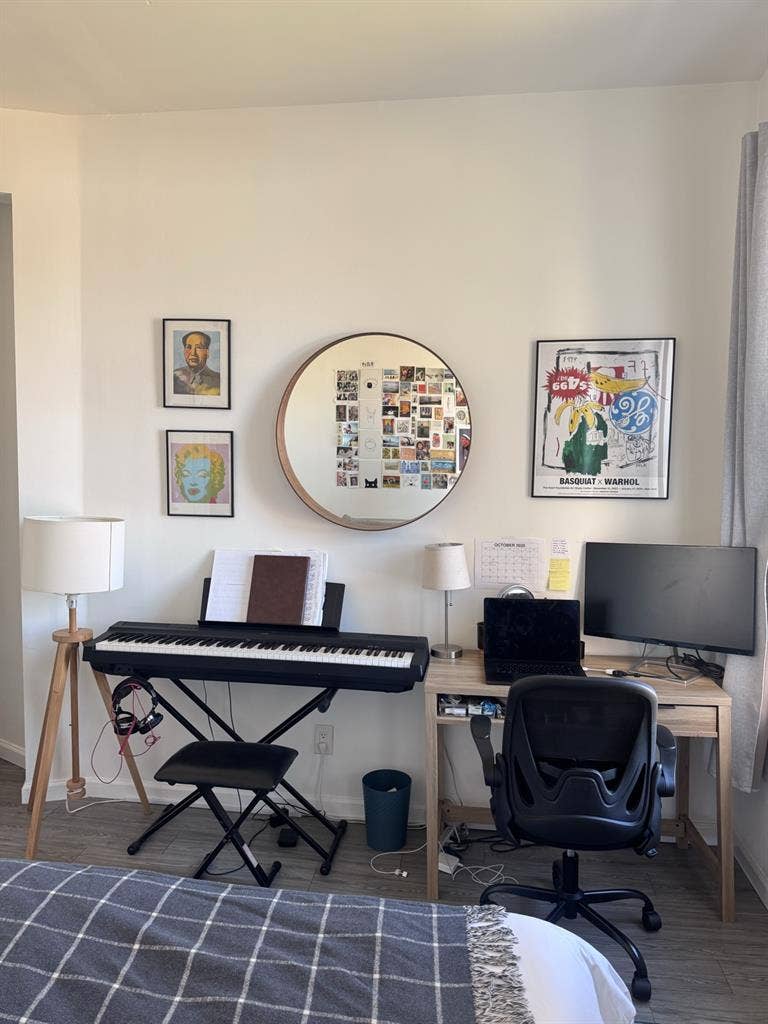 Sunlit Private Bedroom UWS