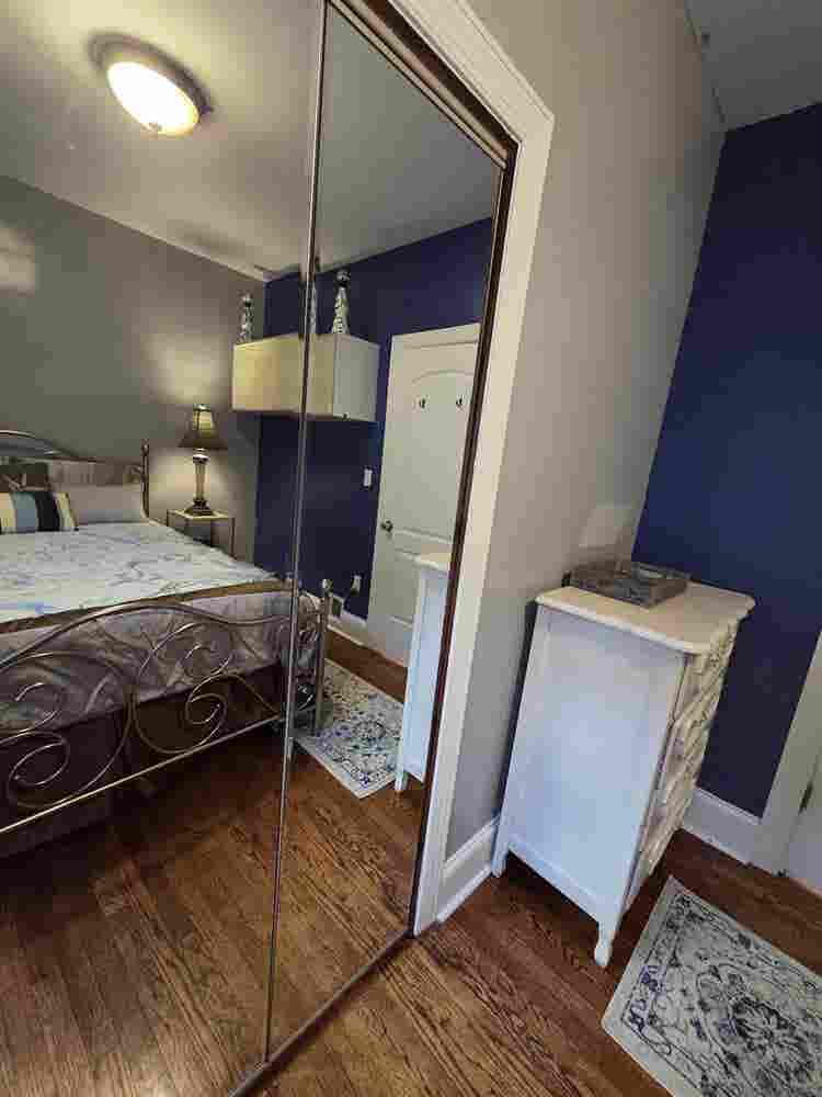 Clean Spacious Room Lovely Home