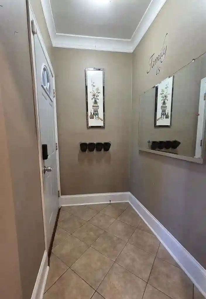 Clean Spacious Room Lovely Home