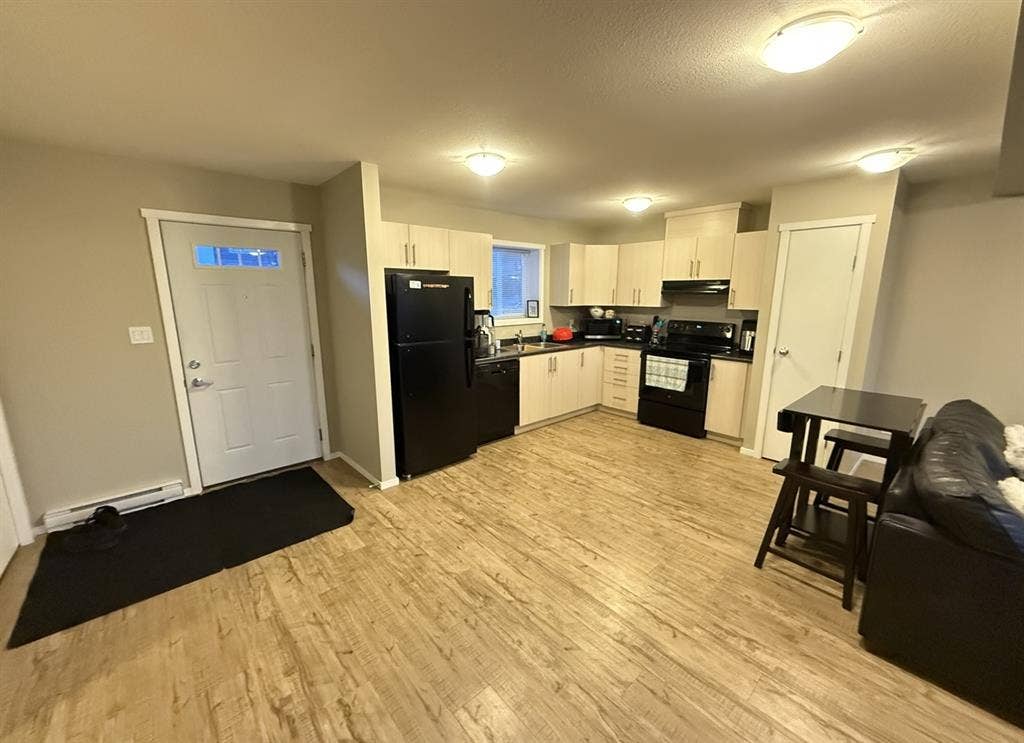 Private room for rent November 1st