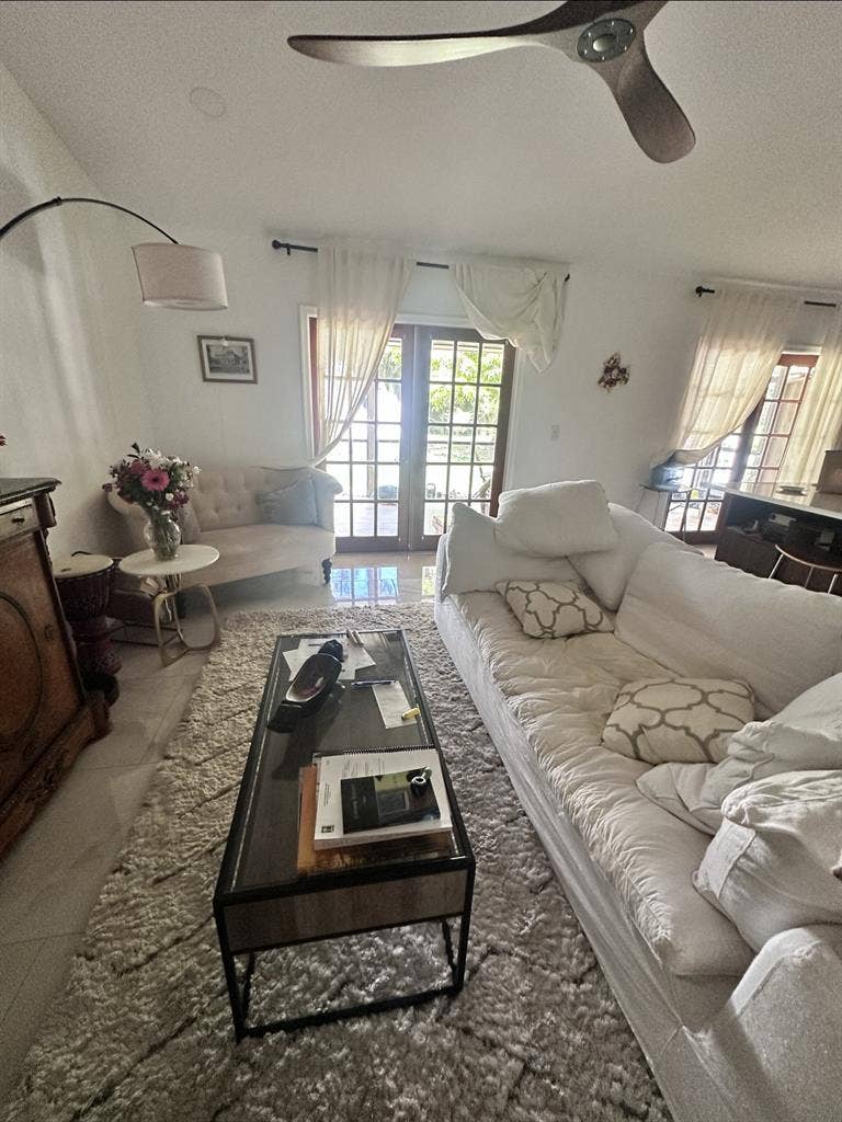 Beautiful updated house with Room