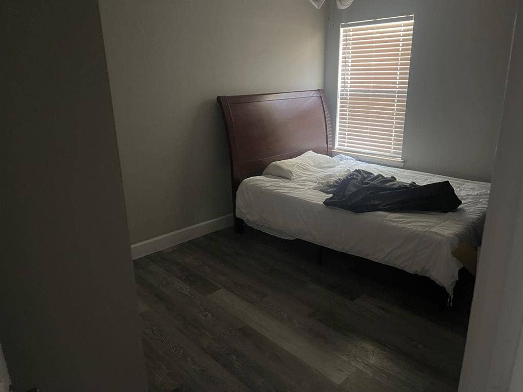 Bedroom rental