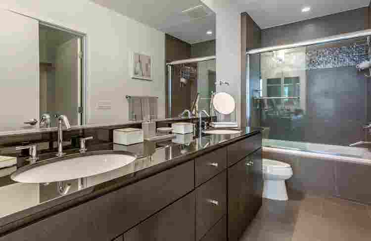 High-rise apartment on Mill Ave