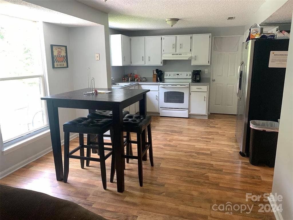 6 BR in Charlotte