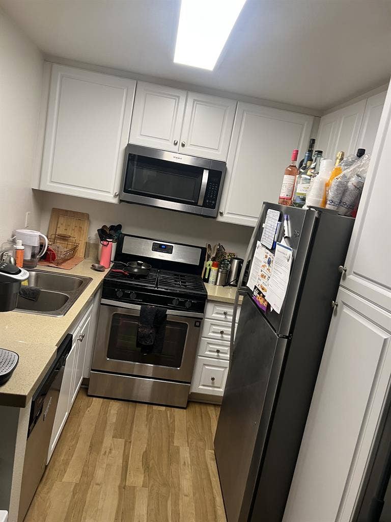 ROOMMATE NEEDED westwood apartments